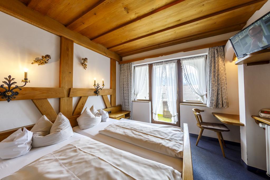 גרמיש-פרטנקירכן Hotel & Gasthof Fraundorfer מראה חיצוני תמונה