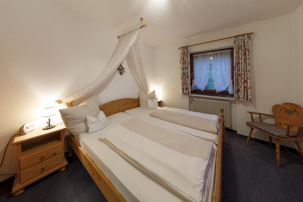 גרמיש-פרטנקירכן Hotel & Gasthof Fraundorfer מראה חיצוני תמונה